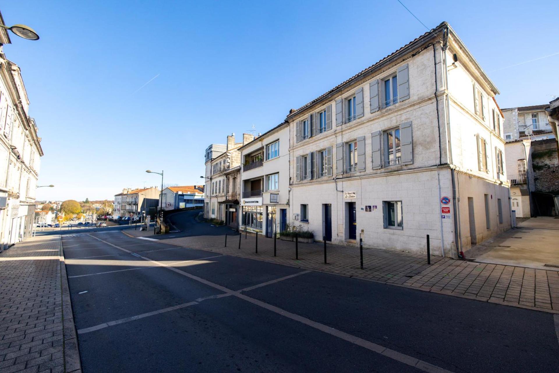 Le Lucien Eco-Appart'Hotel - Angouleme - Centre - Wifi - Parking Prive - Classe 4 Etoiles Luaran gambar