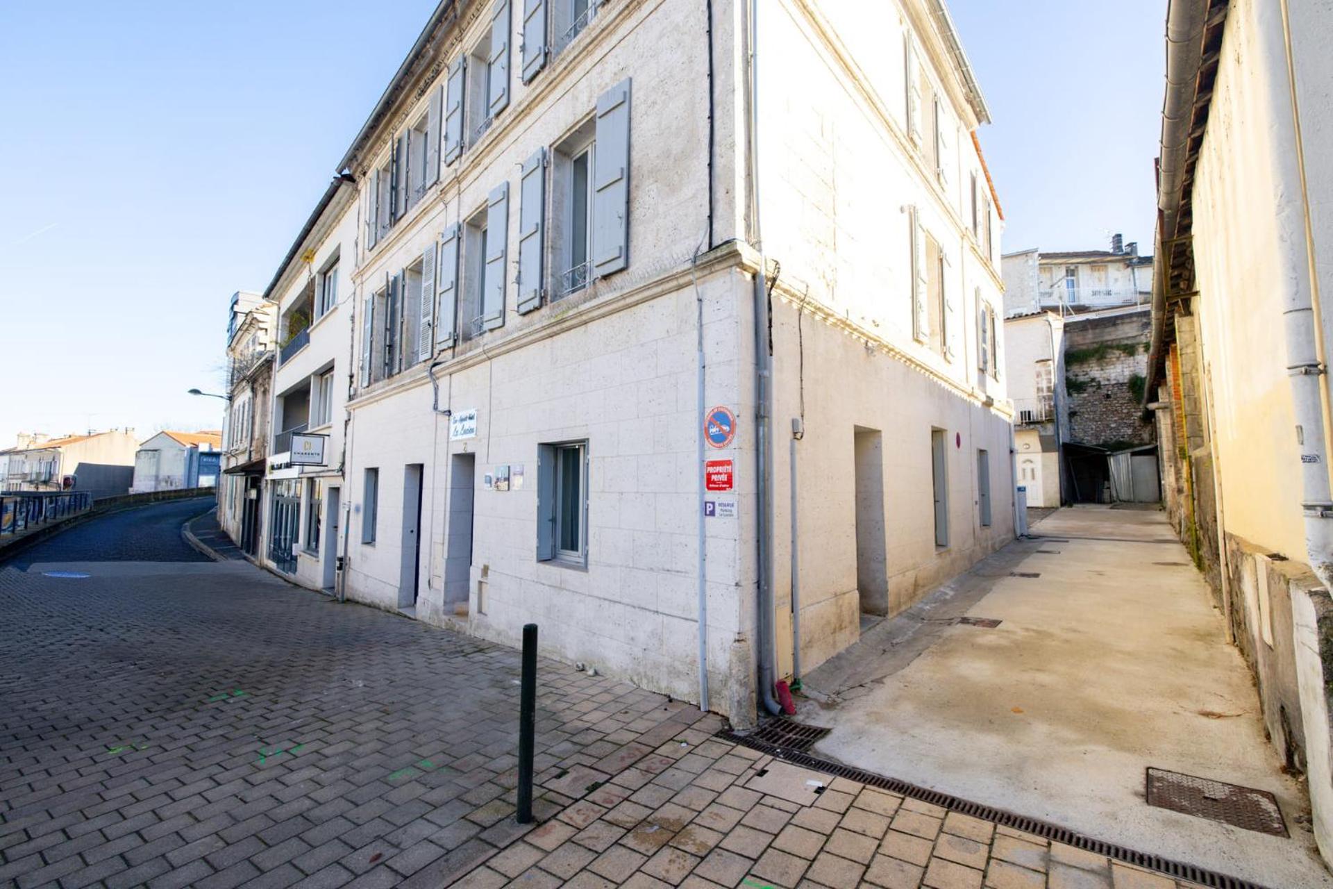 Le Lucien Eco-Appart'Hotel - Angouleme - Centre - Wifi - Parking Prive - Classe 4 Etoiles Luaran gambar