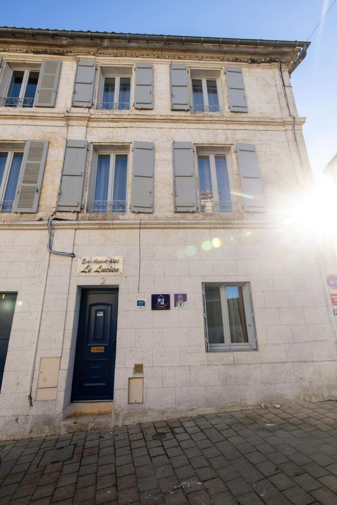 Le Lucien Eco-Appart'Hotel - Angouleme - Centre - Wifi - Parking Prive - Classe 4 Etoiles Luaran gambar