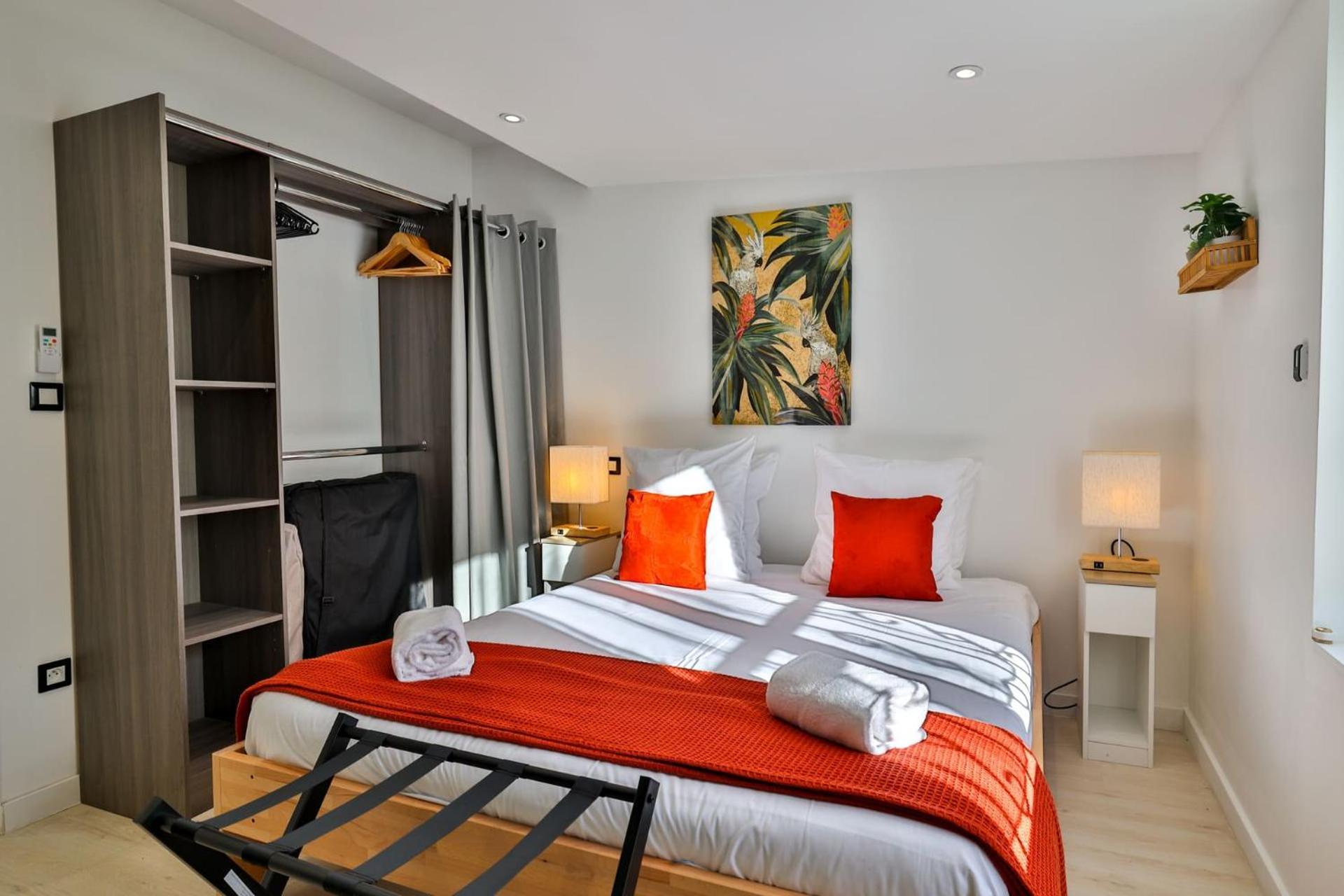 Le Lucien Eco-Appart'Hotel - Angouleme - Centre - Wifi - Parking Prive - Classe 4 Etoiles Luaran gambar