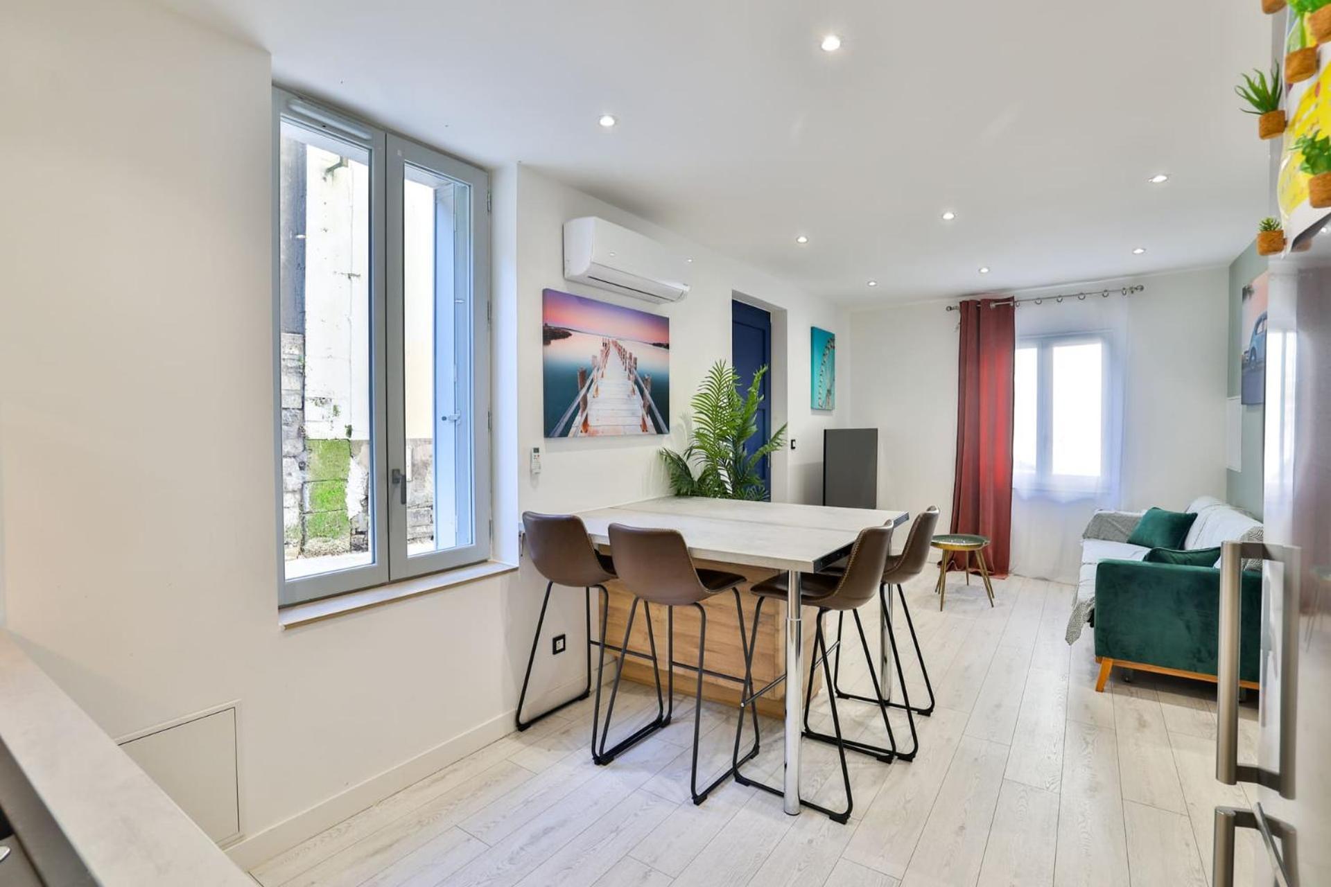 Le Lucien Eco-Appart'Hotel - Angouleme - Centre - Wifi - Parking Prive - Classe 4 Etoiles Luaran gambar