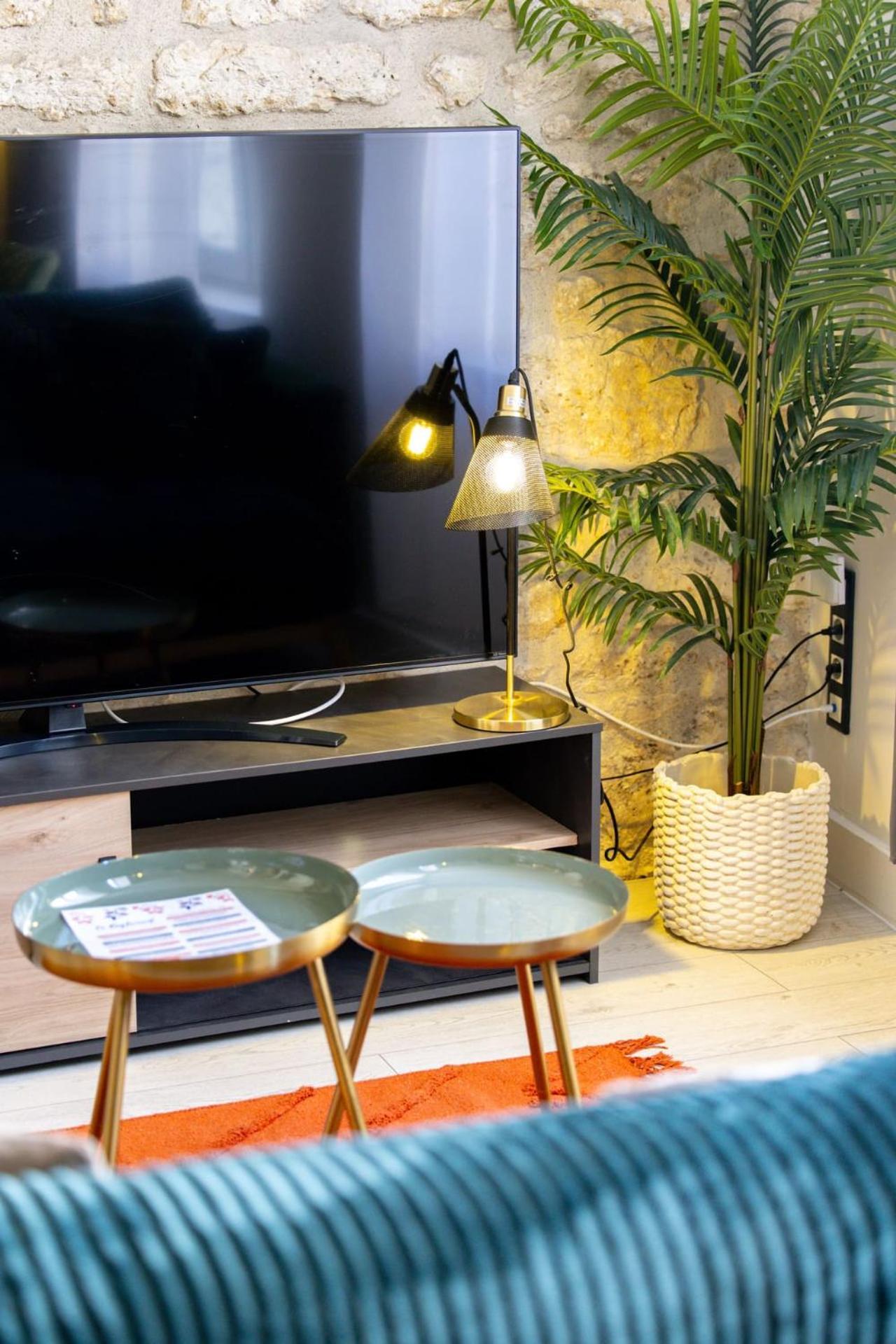 Le Lucien Eco-Appart'Hotel - Angouleme - Centre - Wifi - Parking Prive - Classe 4 Etoiles Luaran gambar