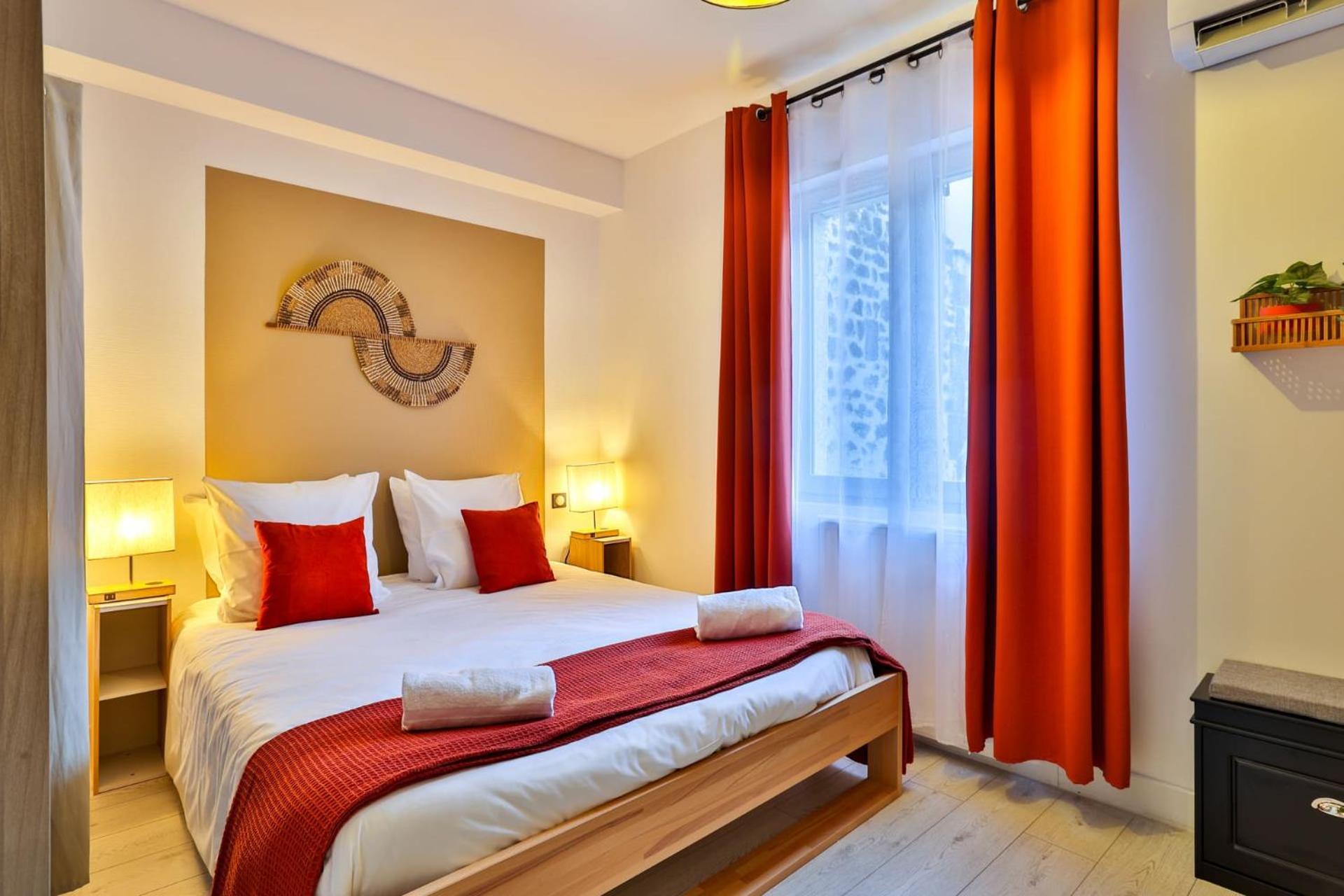 Le Lucien Eco-Appart'Hotel - Angouleme - Centre - Wifi - Parking Prive - Classe 4 Etoiles Luaran gambar
