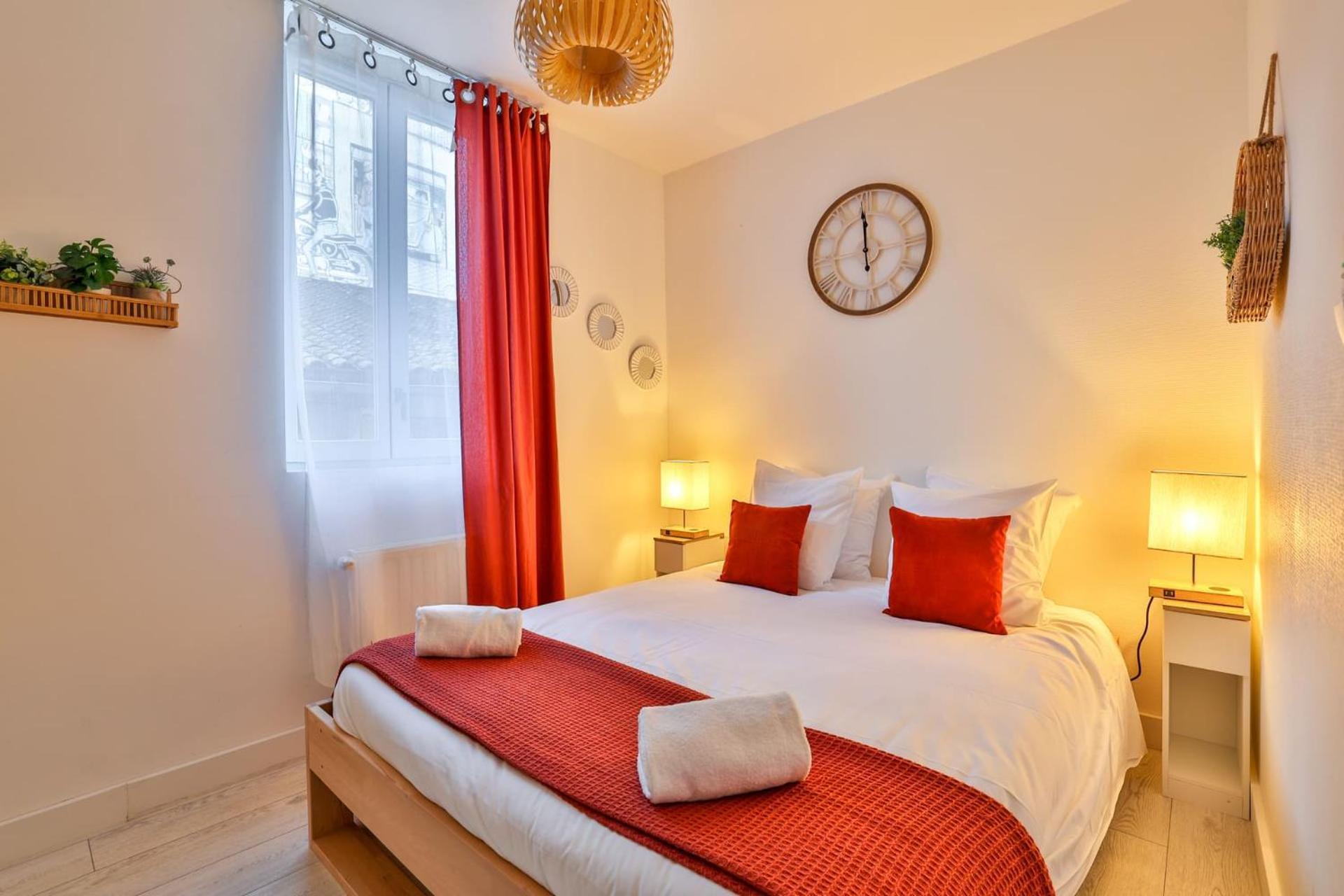 Le Lucien Eco-Appart'Hotel - Angouleme - Centre - Wifi - Parking Prive - Classe 4 Etoiles Luaran gambar